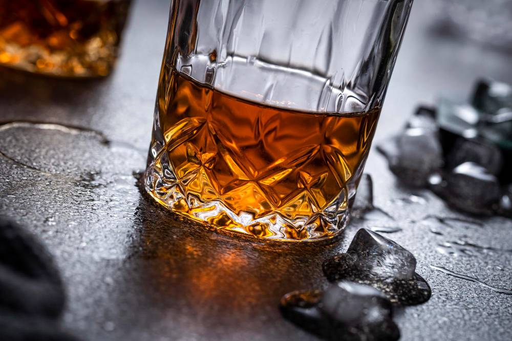 Domowe sposoby na obrzydzenie alkoholu: Prawda i mity